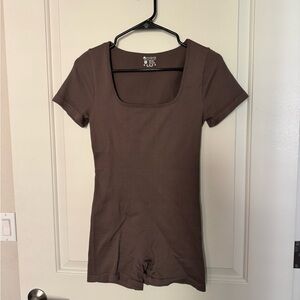 Brown Short Sleeve Square Neck Top